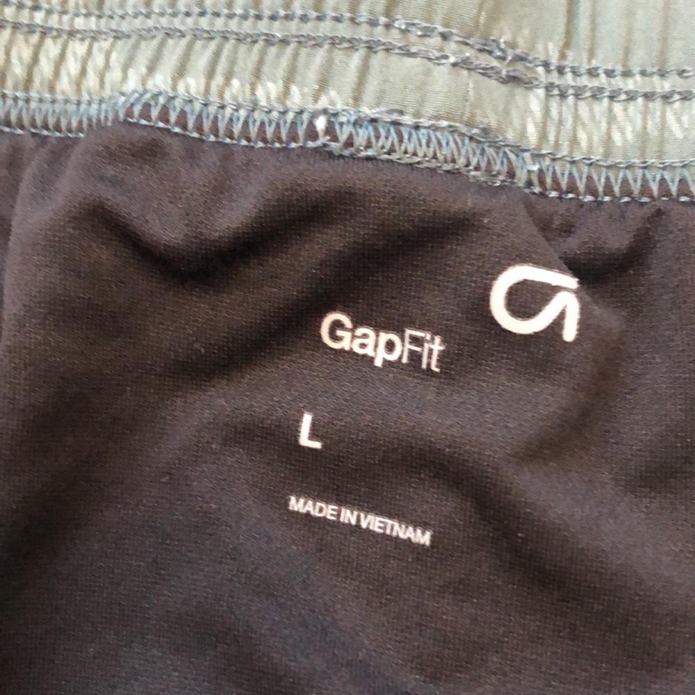 Gap Fit Athletic Patterned Shorts - image 3